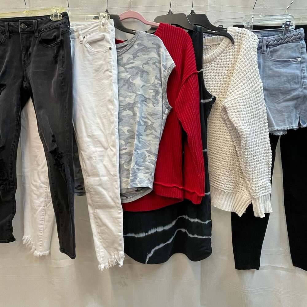 8pc American Eagle KanCan Judy Blue Sweater Size Small Bundle Capsule Red White